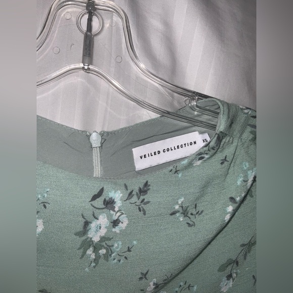 Veiled Collections Long Sleeve Green Maxi Dress - Picture 11 of 14